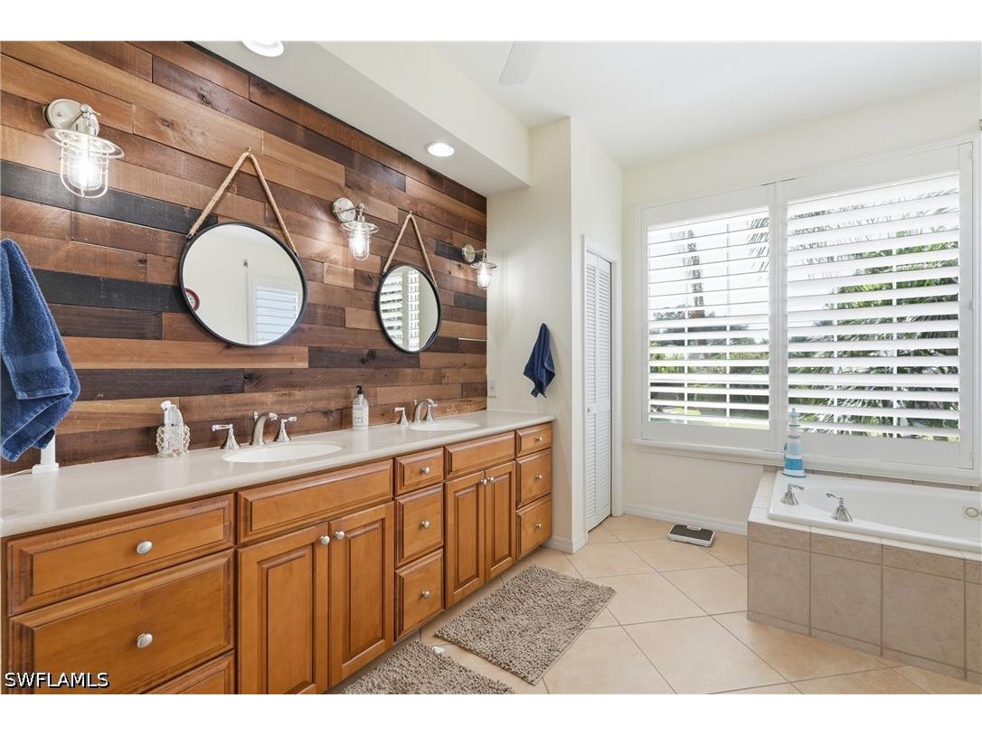 308 Wentworth Court Naples FL 34104 226025394 image22