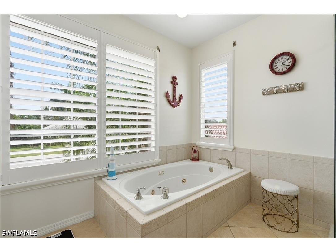 308 Wentworth Court Naples FL 34104 226025394 image23