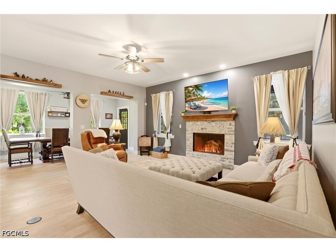 3081 Wakefield Lane Alva FL 33920 2026016633 image8