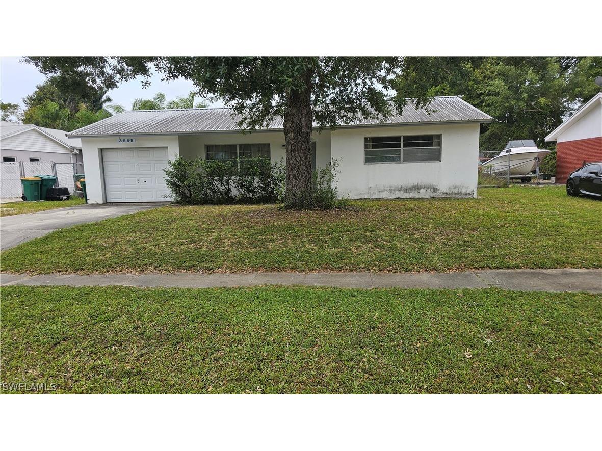 3088 Poinciana Drive Naples FL 34105 224033682 image1