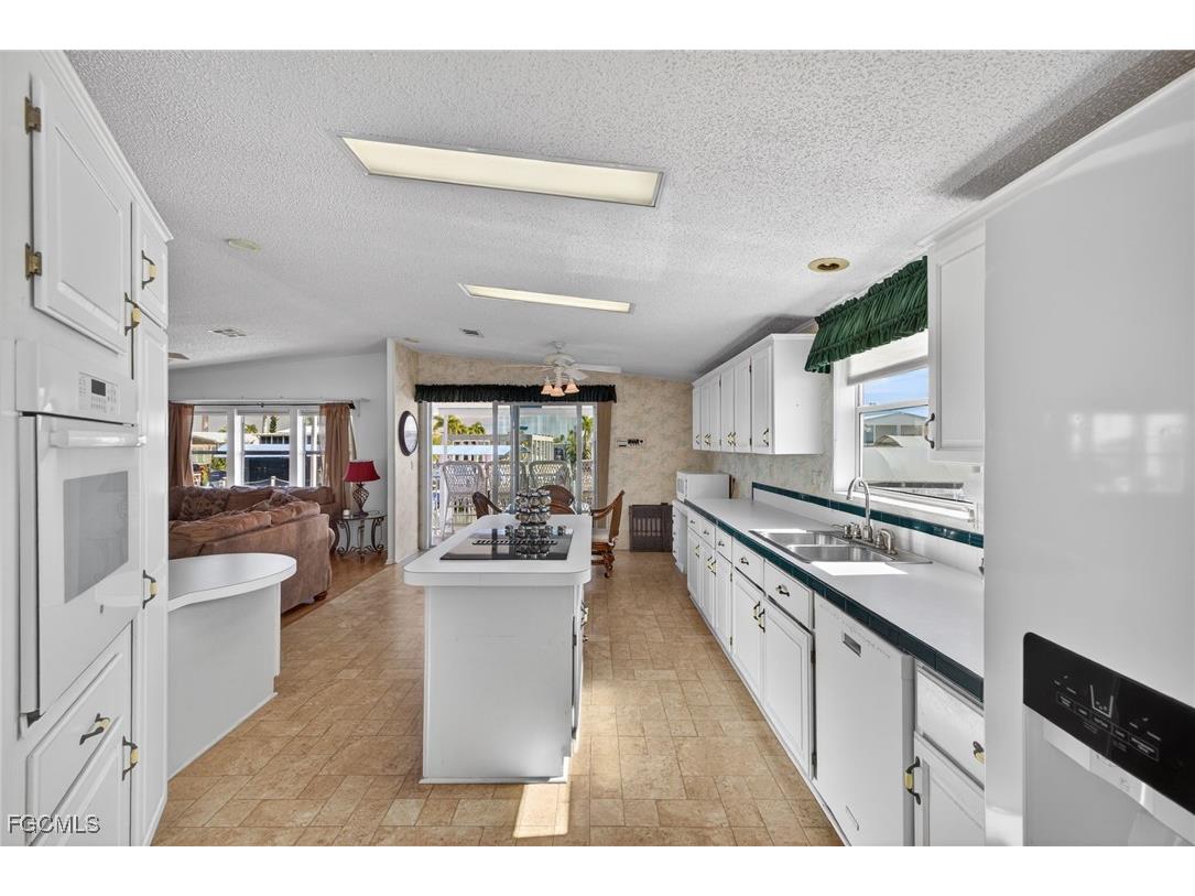 3088 Skipper Lane Saint James City FL 33956 2026002960 image13