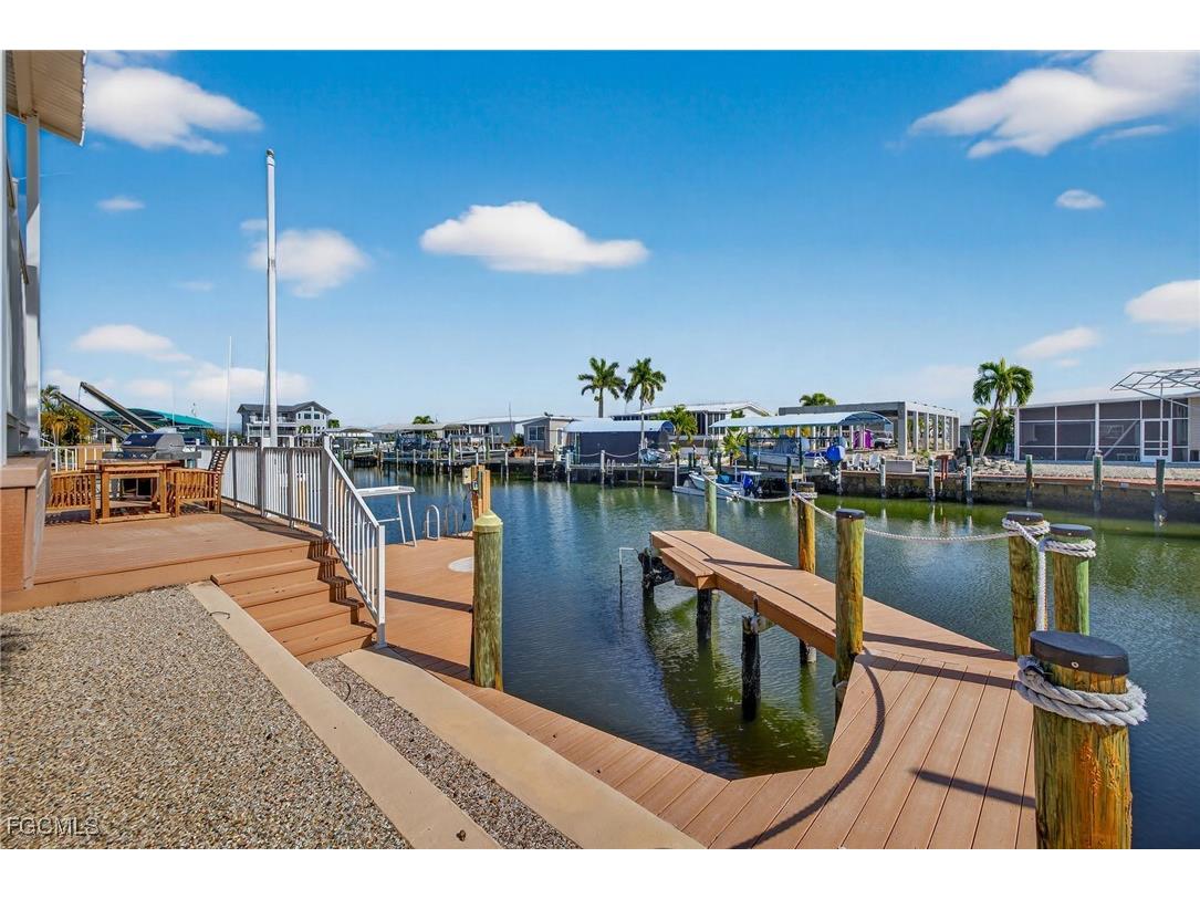 3088 Skipper Lane Saint James City FL 33956 2026002960 image4