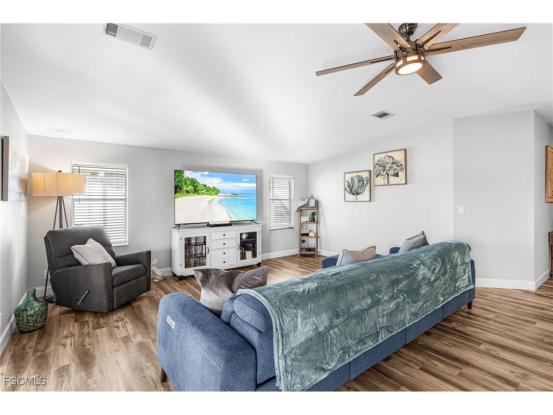 3089 Skipper Lane Saint James City FL 33956 2025012576 image11