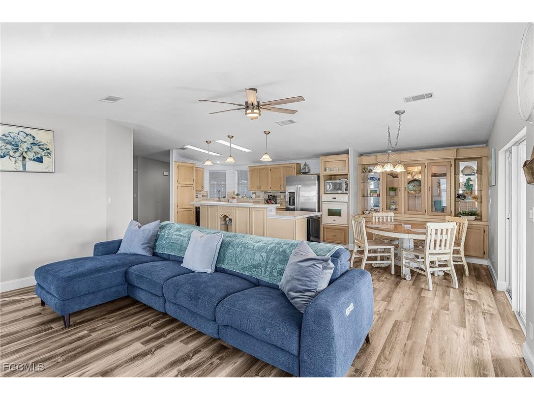 3089 Skipper Lane Saint James City FL 33956 2025012576 image12