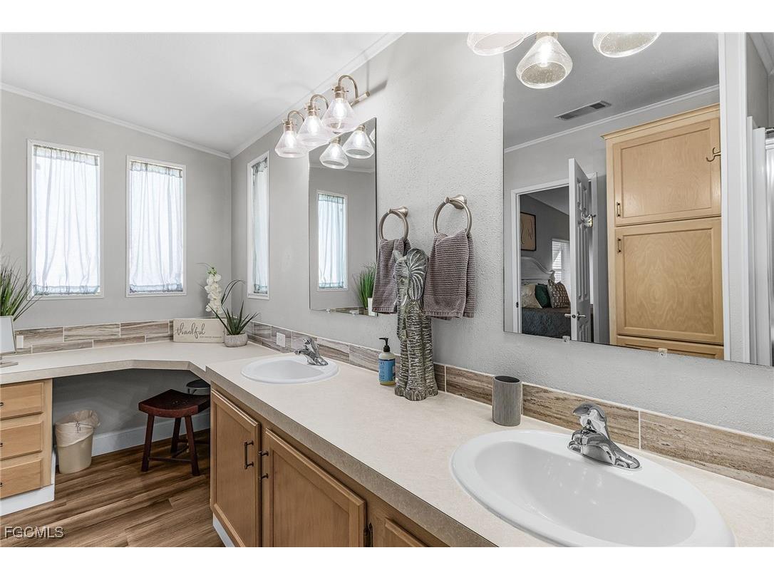 3089 Skipper Lane Saint James City FL 33956 2025012576 image23