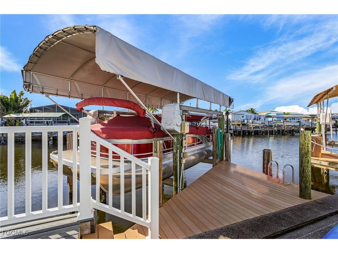 3089 Skipper Lane Saint James City FL 33956 2025012576 image3