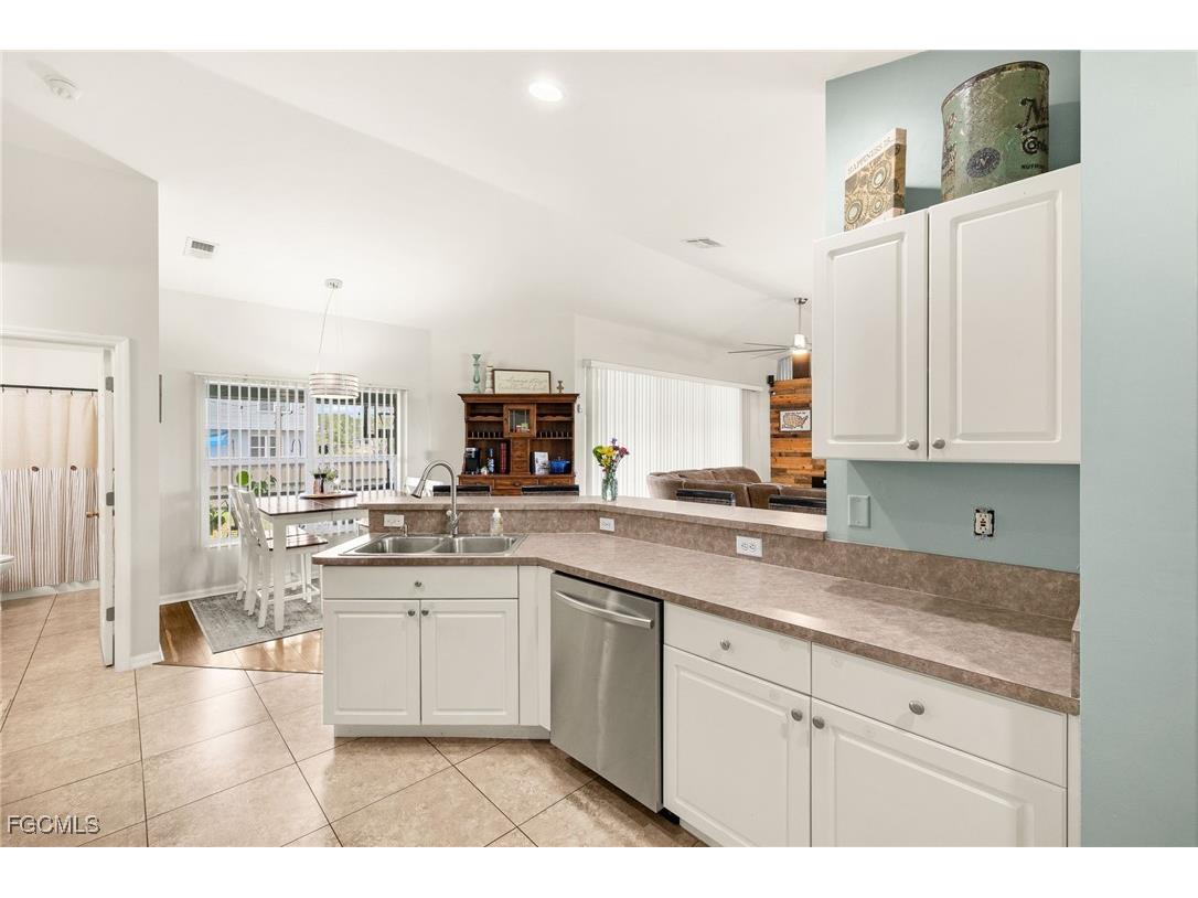 309 NE 30th Terrace Cape Coral FL 33909 2025018520 image11