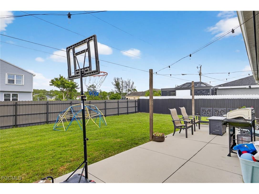 309 NE 30th Terrace Cape Coral FL 33909 2025018520 image28