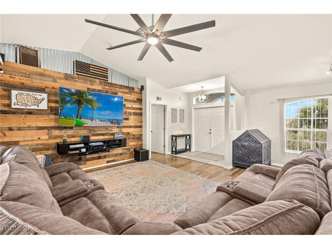 309 NE 30th Terrace Cape Coral FL 33909 2025018520 image4