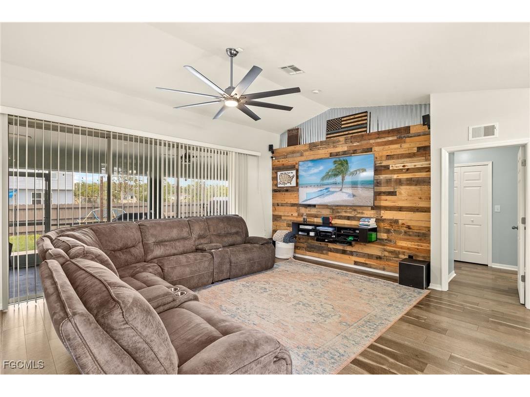 309 NE 30th Terrace Cape Coral FL 33909 2025018520 image5