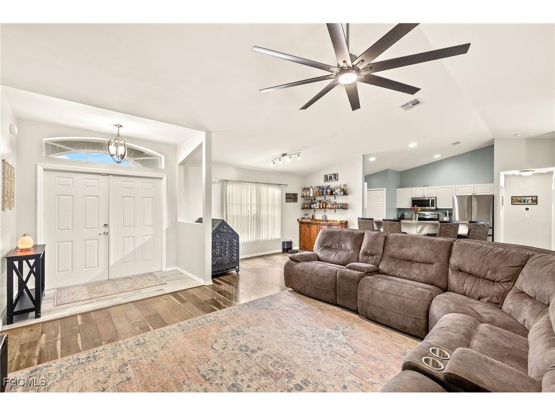 309 NE 30th Terrace Cape Coral FL 33909 2025018520 image6