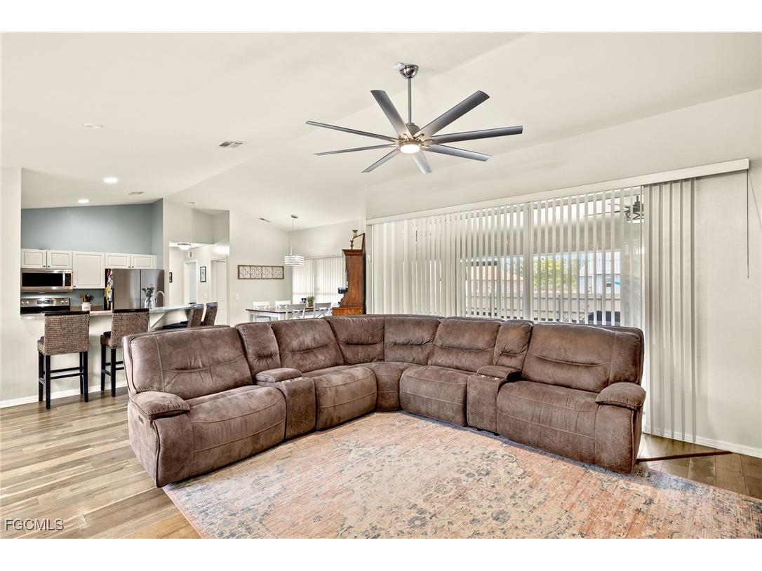 309 NE 30th Terrace Cape Coral FL 33909 2025018520 image7