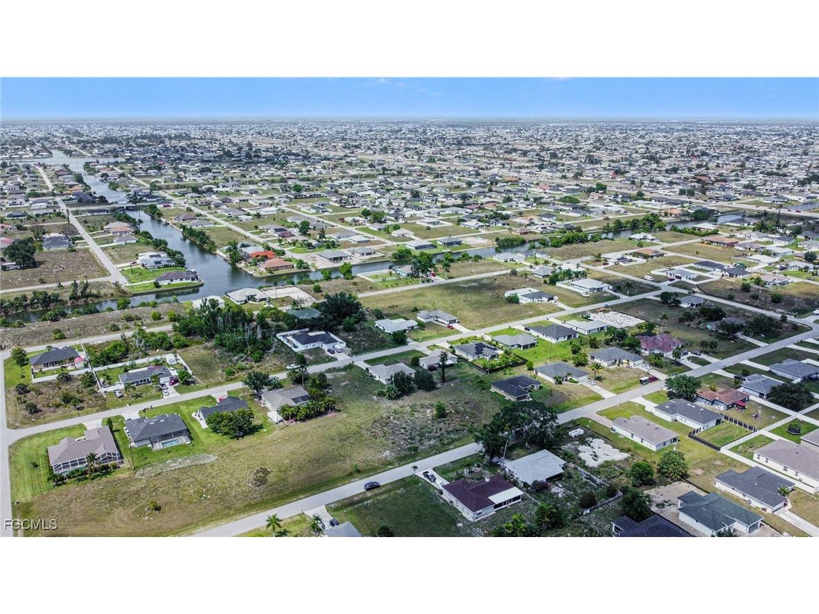 309 NW 4th Terrace Cape Coral FL 33993 2025003933 image5