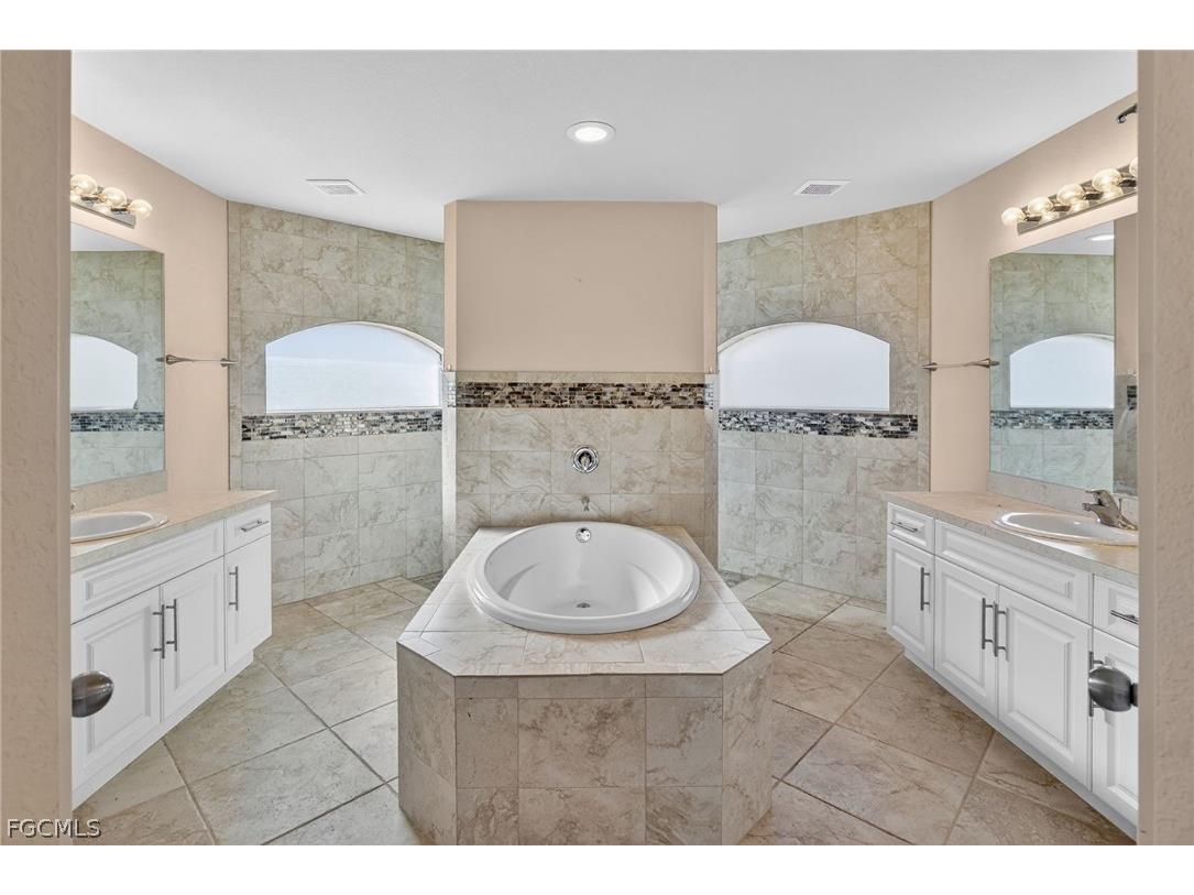 309 NW 5th Terrace Cape Coral FL 33993 2026005038 image13