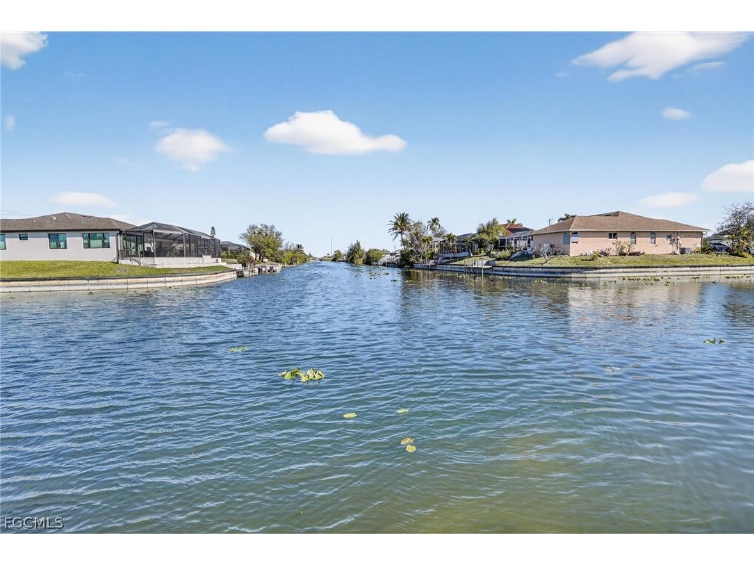 309 NW 5th Terrace Cape Coral FL 33993 2026005038 image3