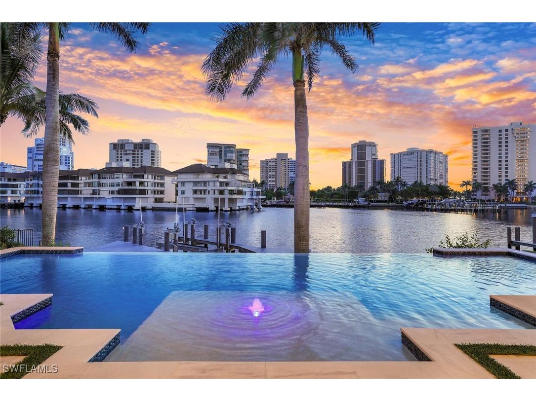 309 Neapolitan Way Naples FL 34103 225061003 image3