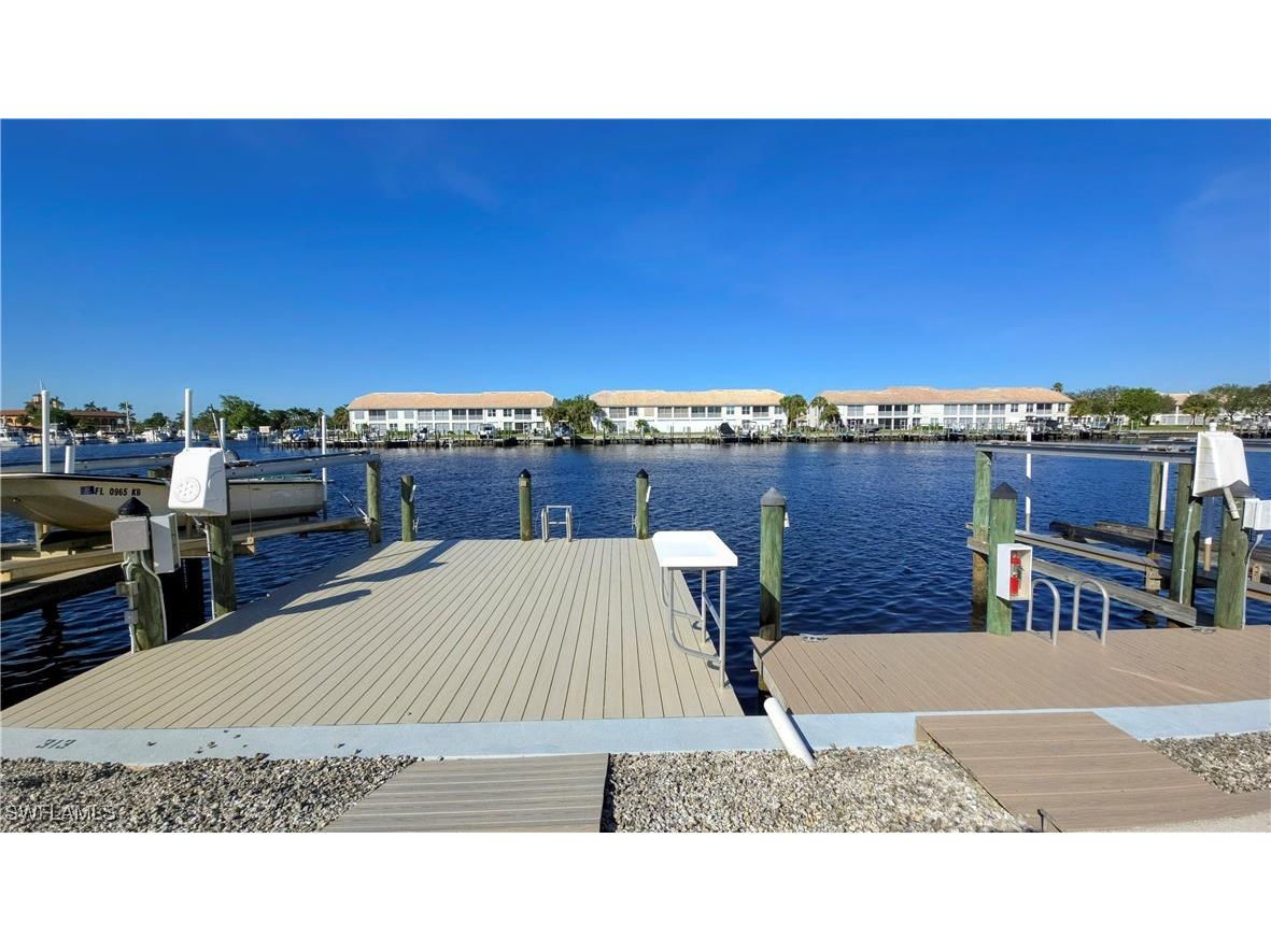 309 Stella Maris Drive S Naples FL 34114 224094956 image1