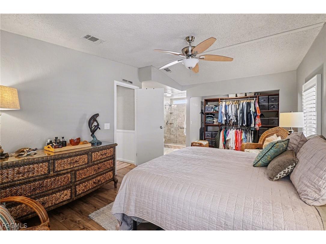 3094 Harpoon Lane Saint James City FL 33956 2026011347 image17