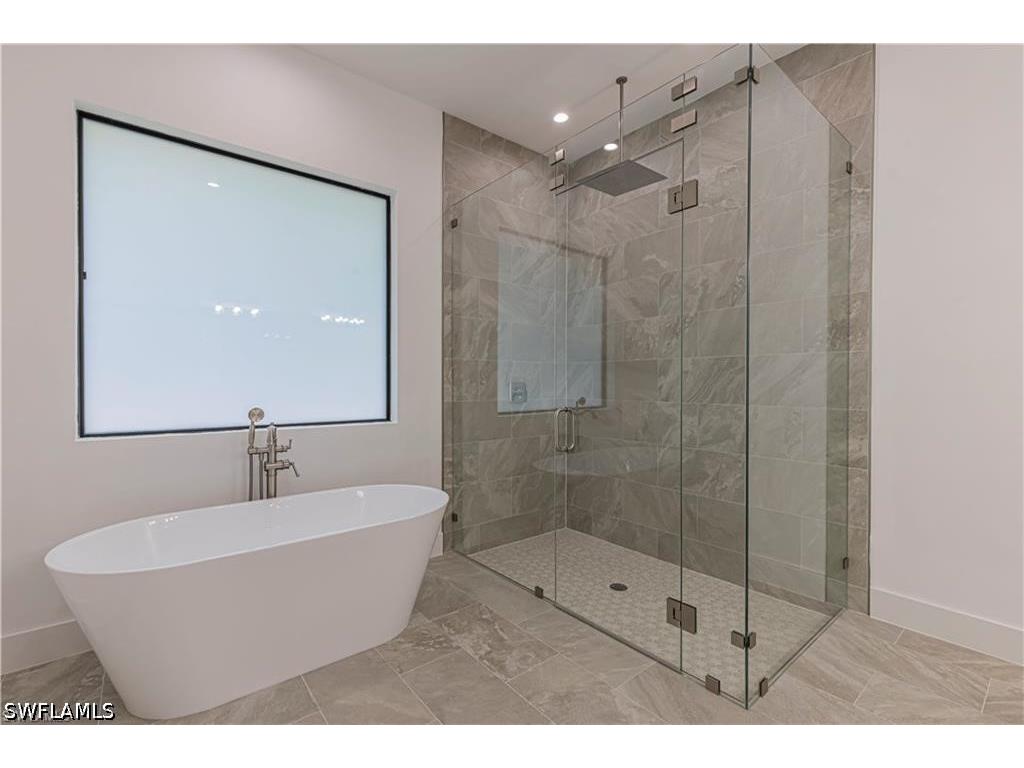 3098 Pine Tree Drive Naples FL 34112 226020037 image10