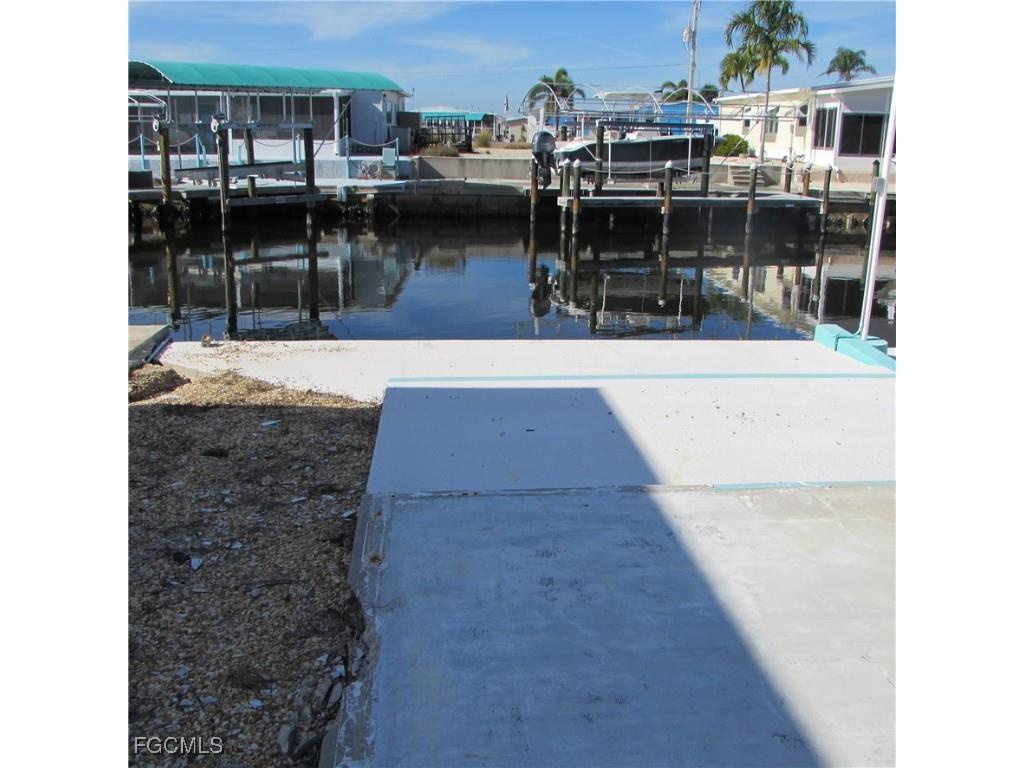 3099 Binnacle Lane Saint James City FL 33956 2025024469 image1