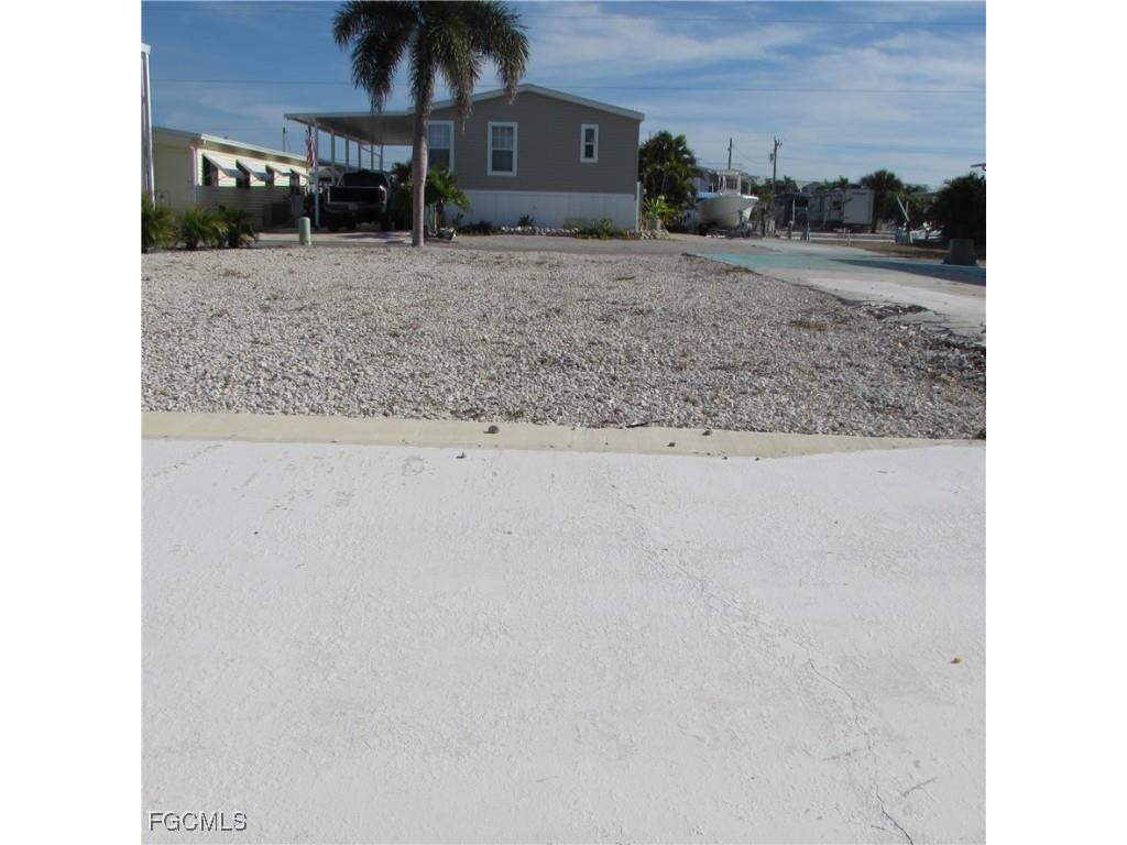 3099 Binnacle Lane Saint James City FL 33956 2025024469 image13