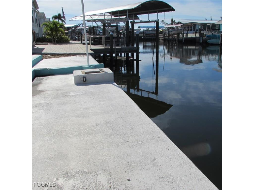 3099 Binnacle Lane Saint James City FL 33956 2025024469 image4