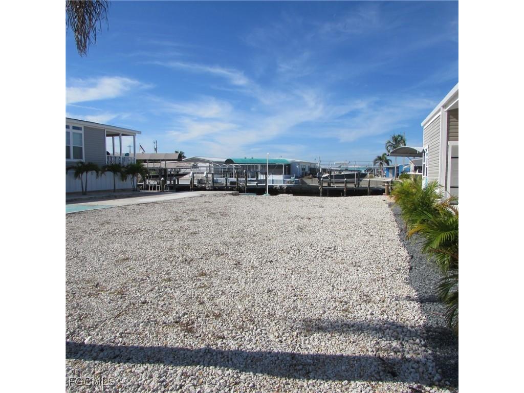 3099 Binnacle Lane Saint James City FL 33956 2025024469 image9