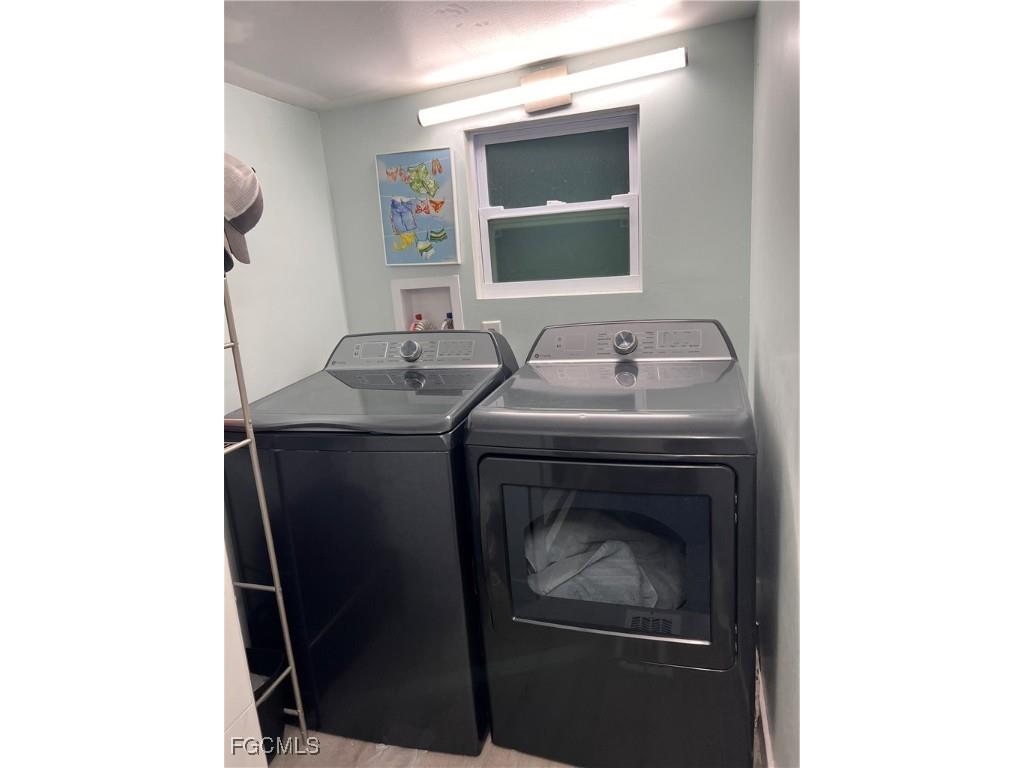 31 Channel Lane Fort Myers FL 33905 2025006410 image14