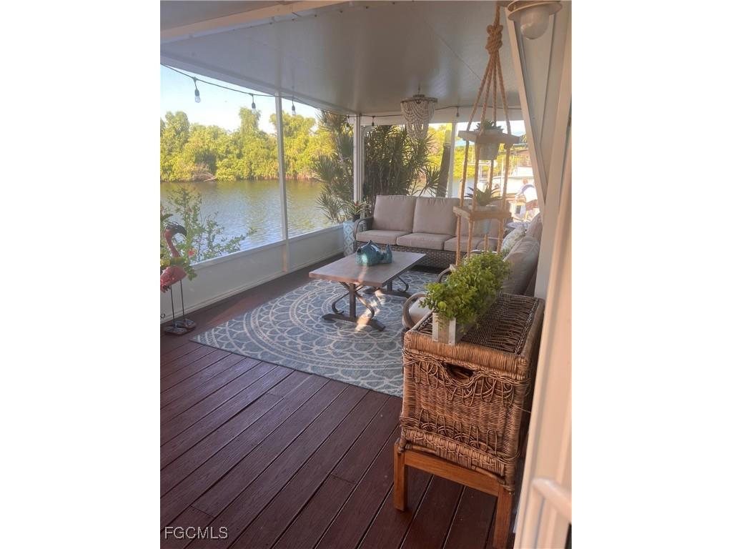 31 Channel Lane Fort Myers FL 33905 2025006410 image16