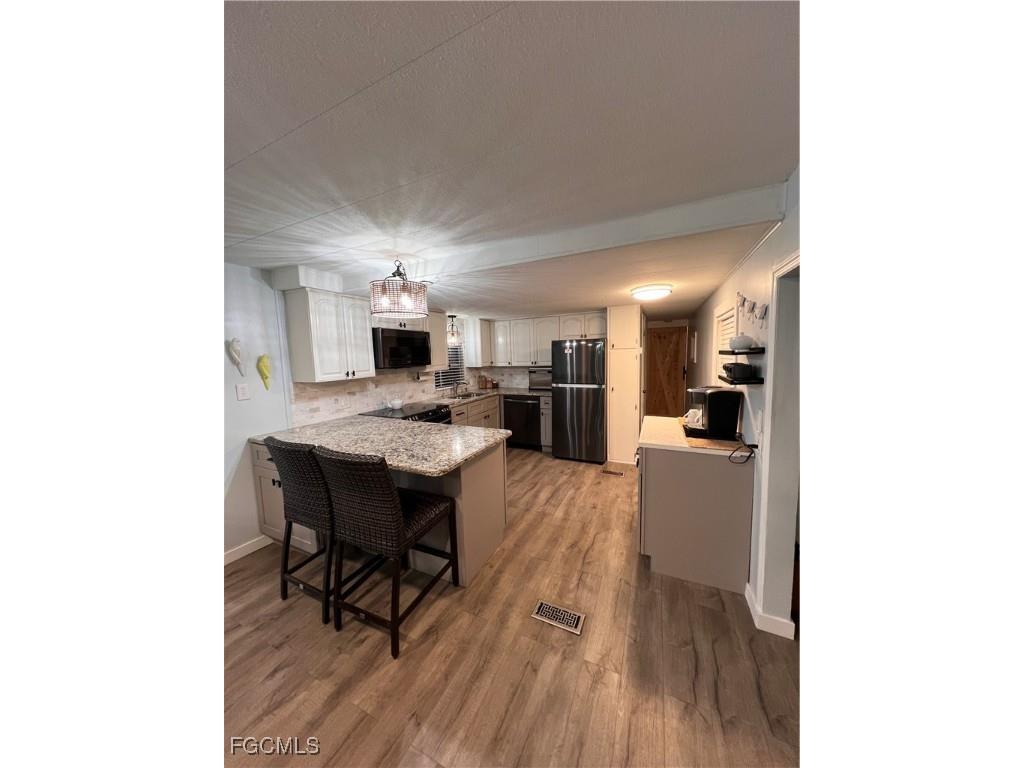 31 Channel Lane Fort Myers FL 33905 2025006410 image5