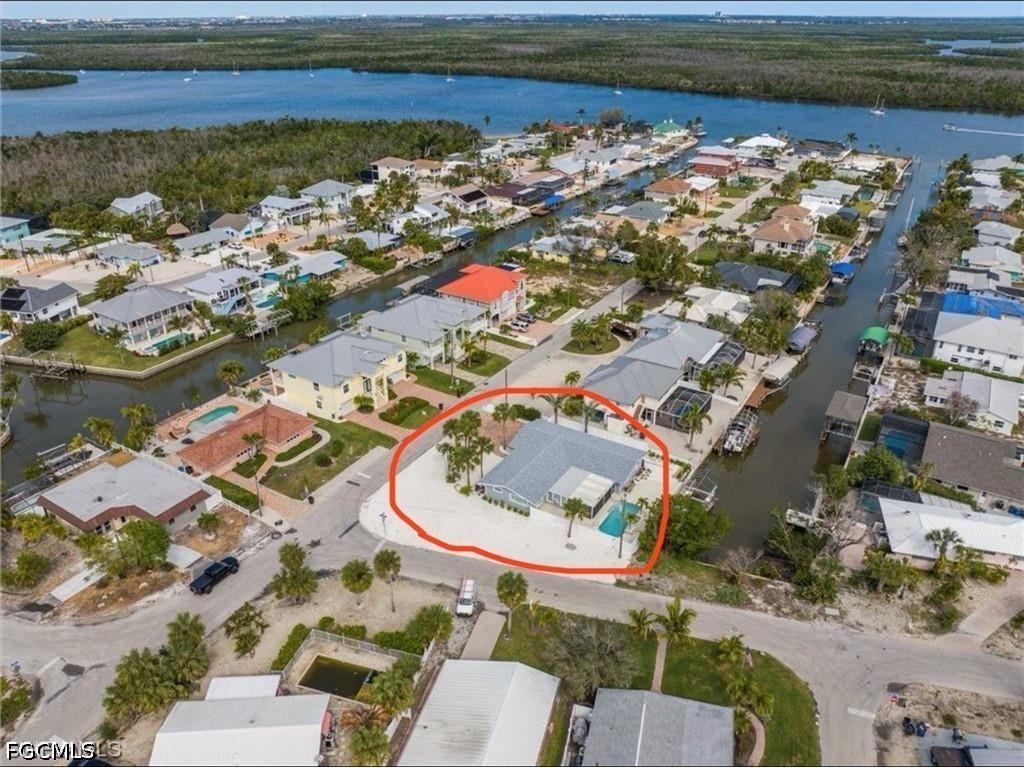 310 Madison Court Fort Myers Beach FL 33931 2026019536 image2