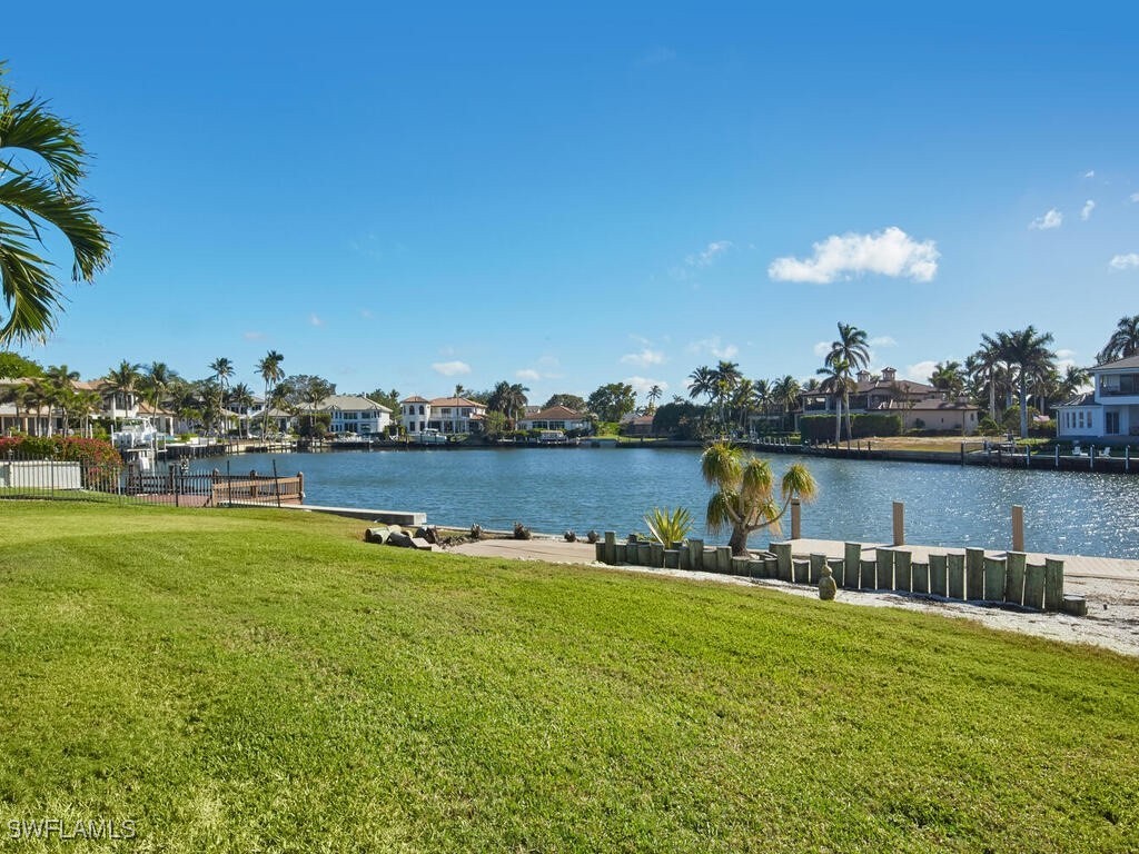 310 Pirates Bight Naples FL 34103 224102759 image1