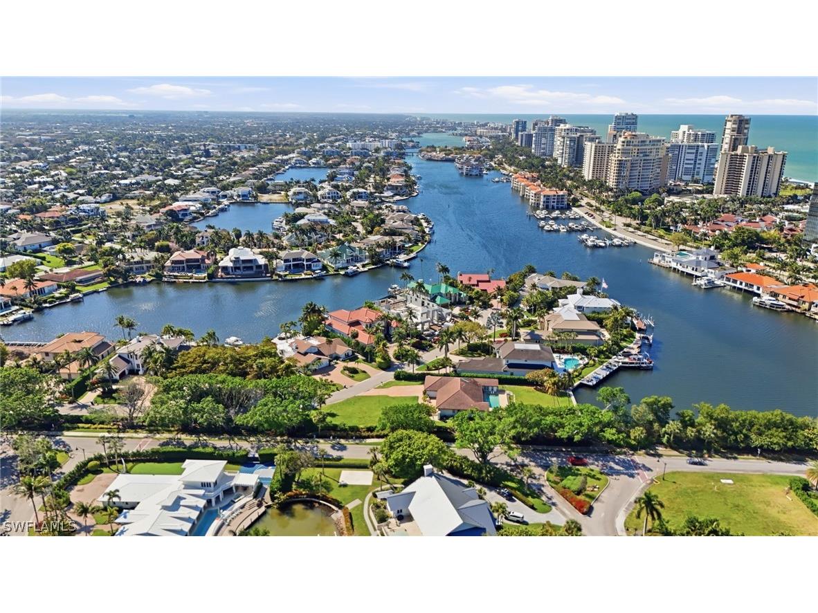 310 Pirates Bight Naples FL 34103 226009346 image7