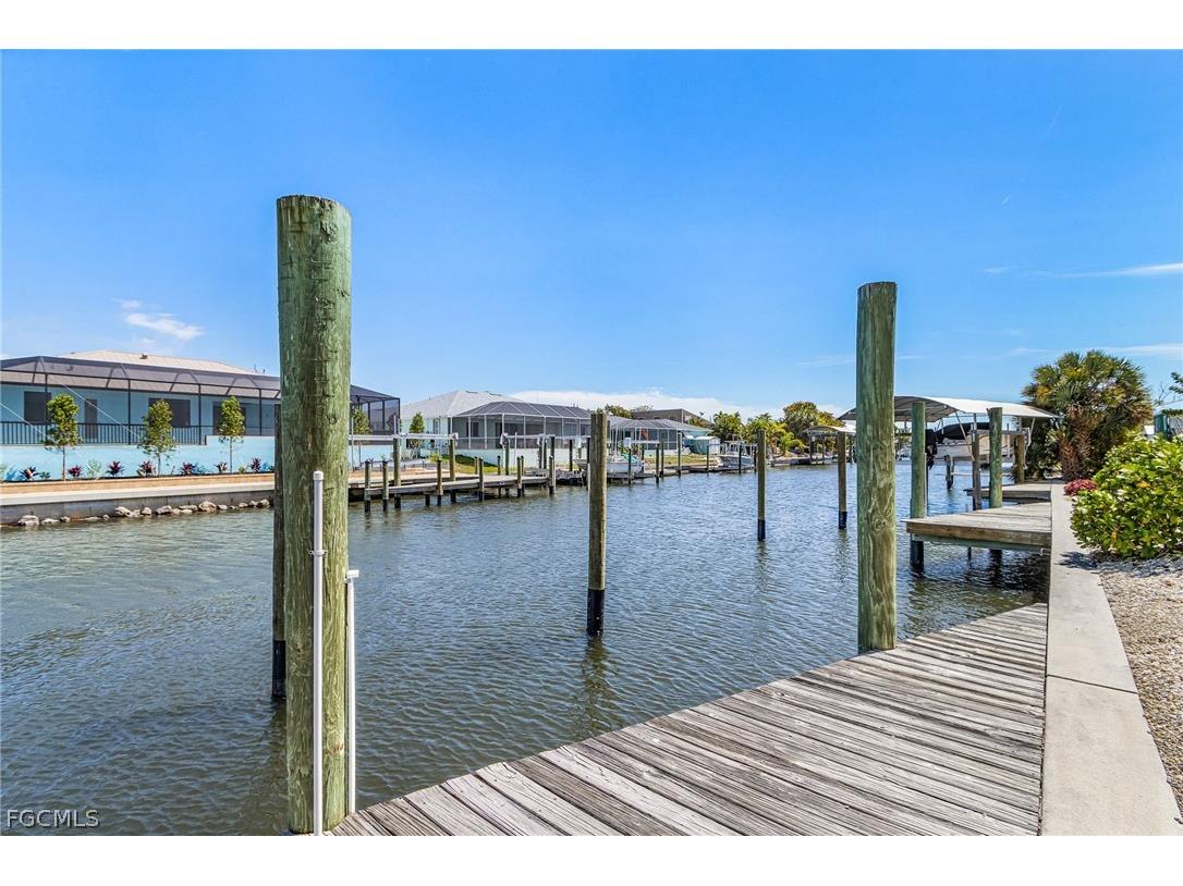3100 Stringfellow Road #4 Saint James City FL 33956 2026013886 image6