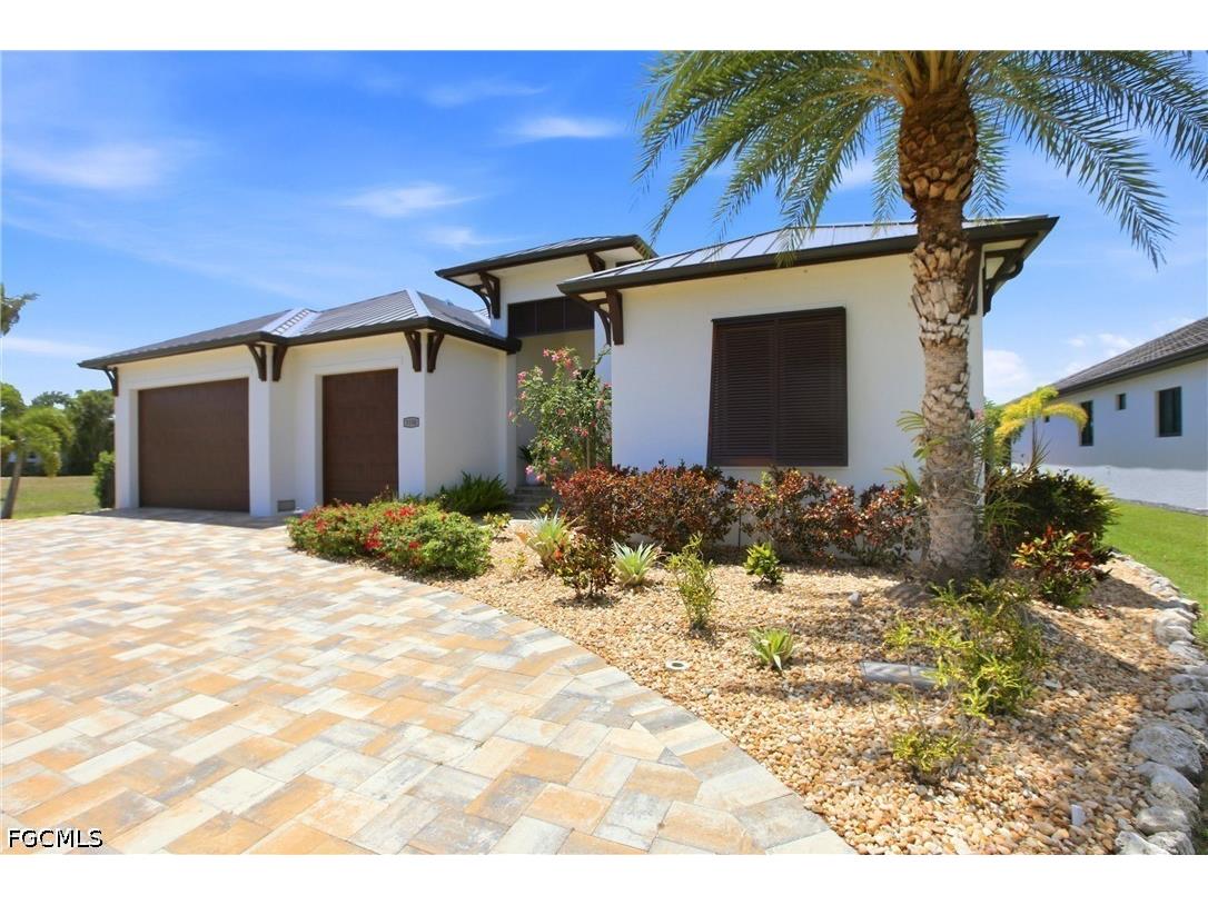 3100 Surfside Boulevard Cape Coral FL 33914 2026019678 image4