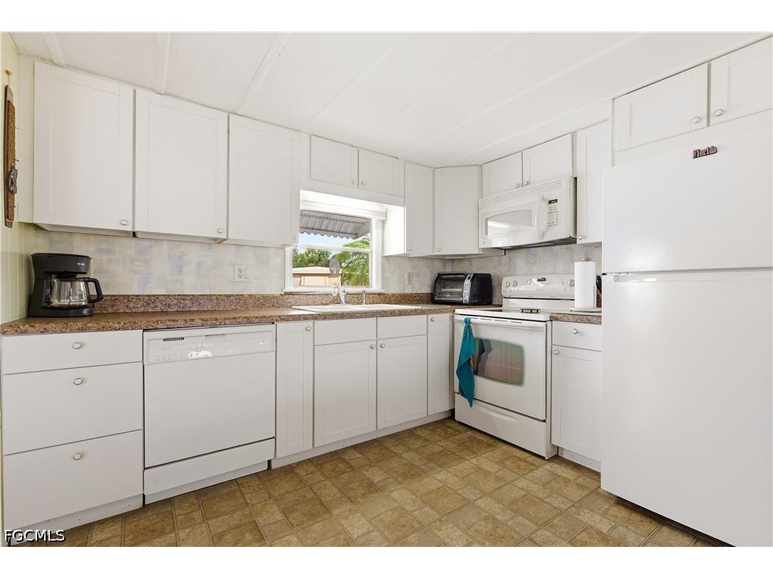 3101 Venus Lane North Fort Myers FL 33903 2026016081 image5