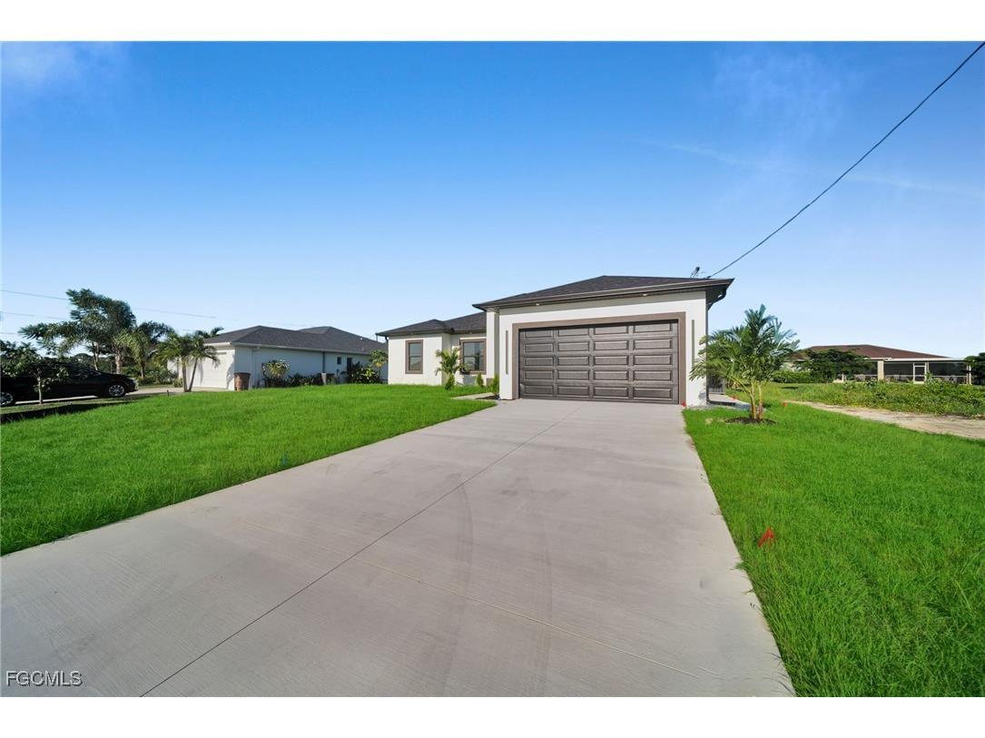 3102 Douglas Avenue S Lehigh Acres FL 33976 2025008849 image1