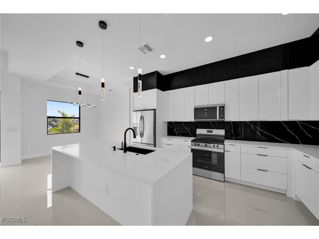 3102 Douglas Avenue S Lehigh Acres FL 33976 2025008849 image14