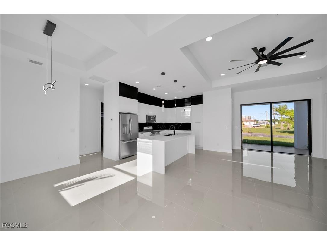 3102 Douglas Avenue S Lehigh Acres FL 33976 2025008849 image5