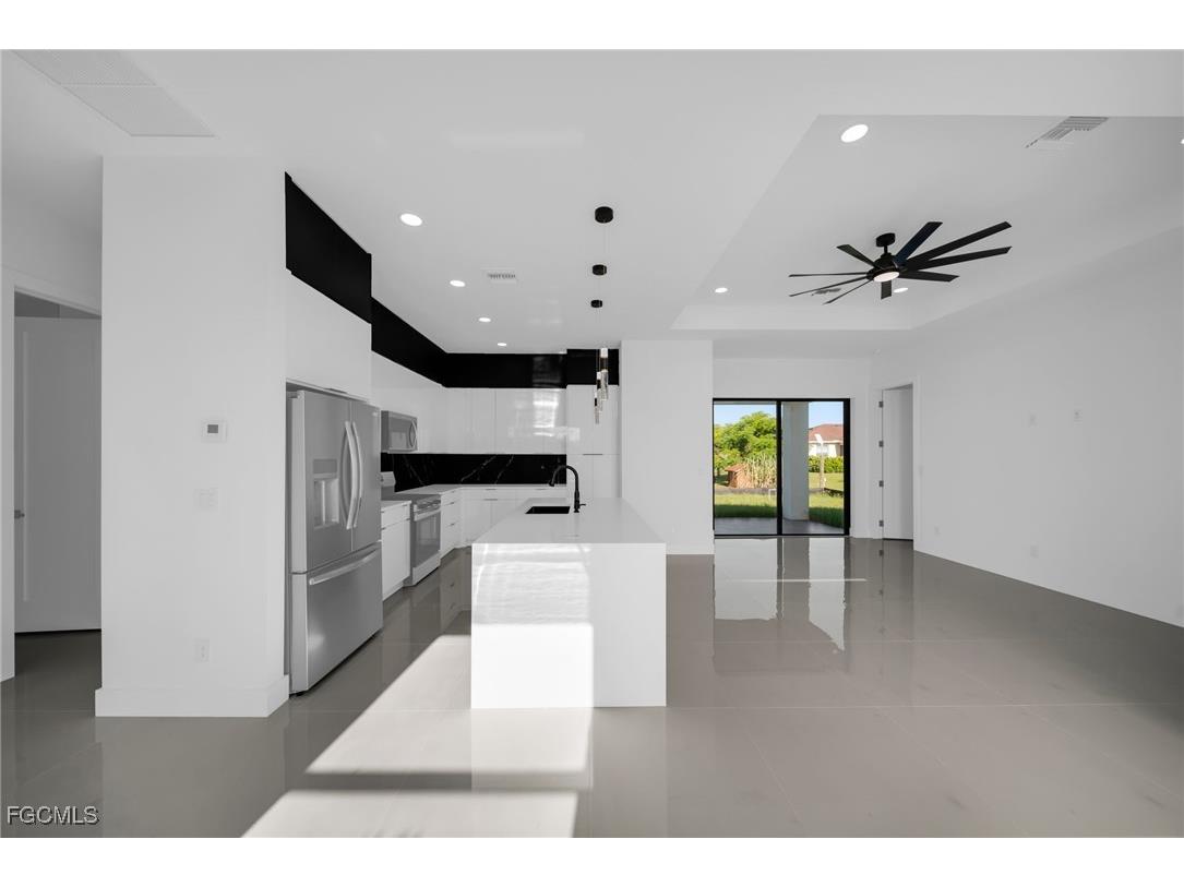 3102 Douglas Avenue S Lehigh Acres FL 33976 2025008849 image6