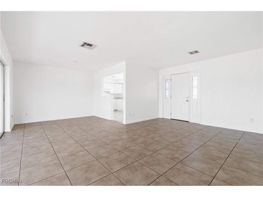 3102 SE 18th Avenue Cape Coral FL 33904 2025008954 image8