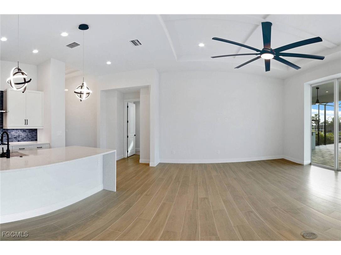 3102 SE 18th Place Cape Coral FL 33904 2025019770 image17