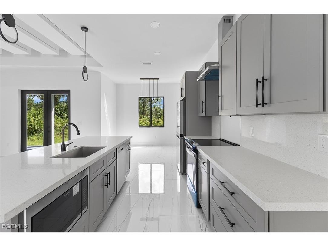 3102 Wanda Avenue S Lehigh Acres FL 33976 2025009692 image7