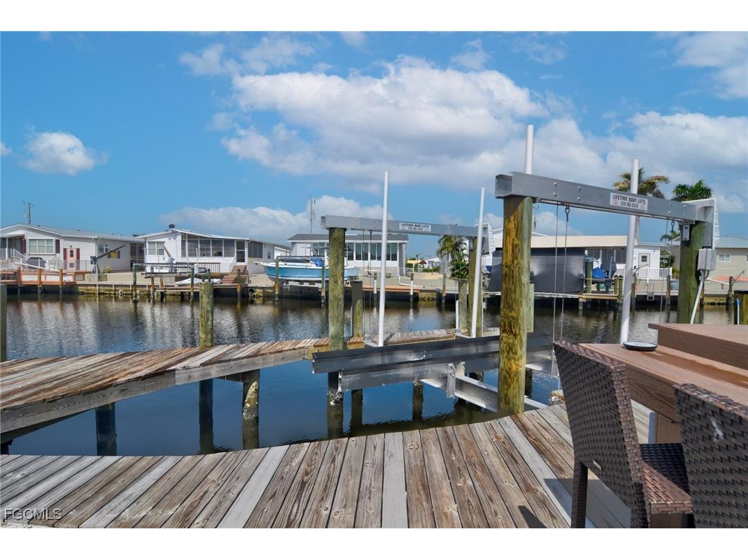 3103 Harpoon Lane Saint James City FL 33956 2025008575 image36