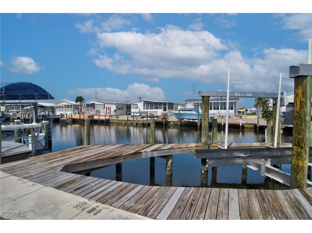 3103 Harpoon Lane Saint James City FL 33956 2025008575 image6