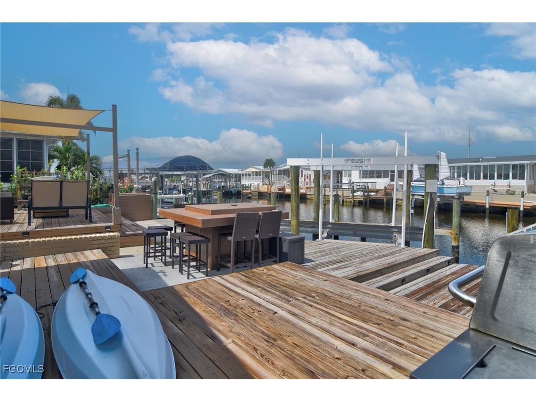 3103 Harpoon Lane Saint James City FL 33956 2025008575 image9