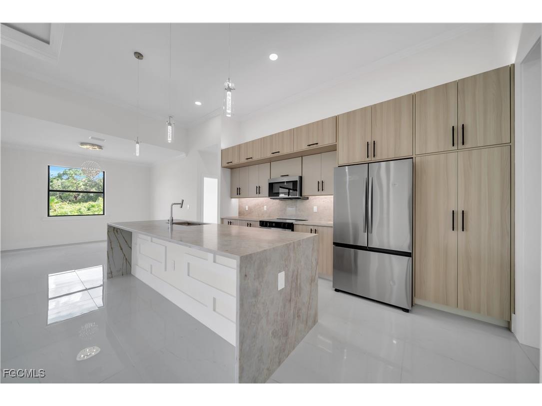 3105 63rd Street W Lehigh Acres FL 33971 2025005933 image2