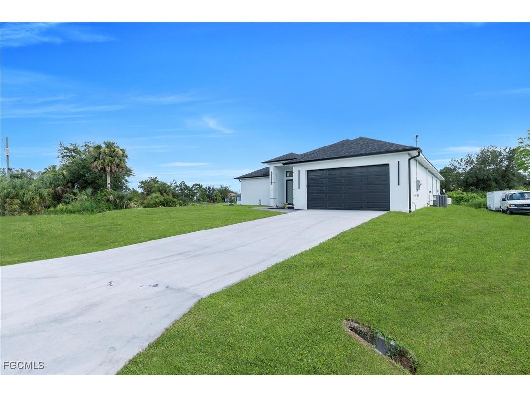 3105 63rd Street W Lehigh Acres FL 33971 2025005933 image36