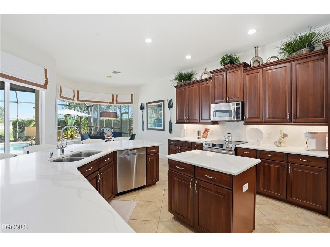 3106 Sagittaria Lane Alva FL 33920 2025016867 image4