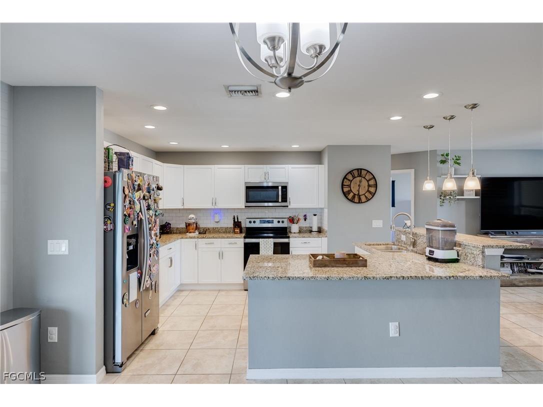 3107 5th Street SW Lehigh Acres FL 33976 2026011581 image4